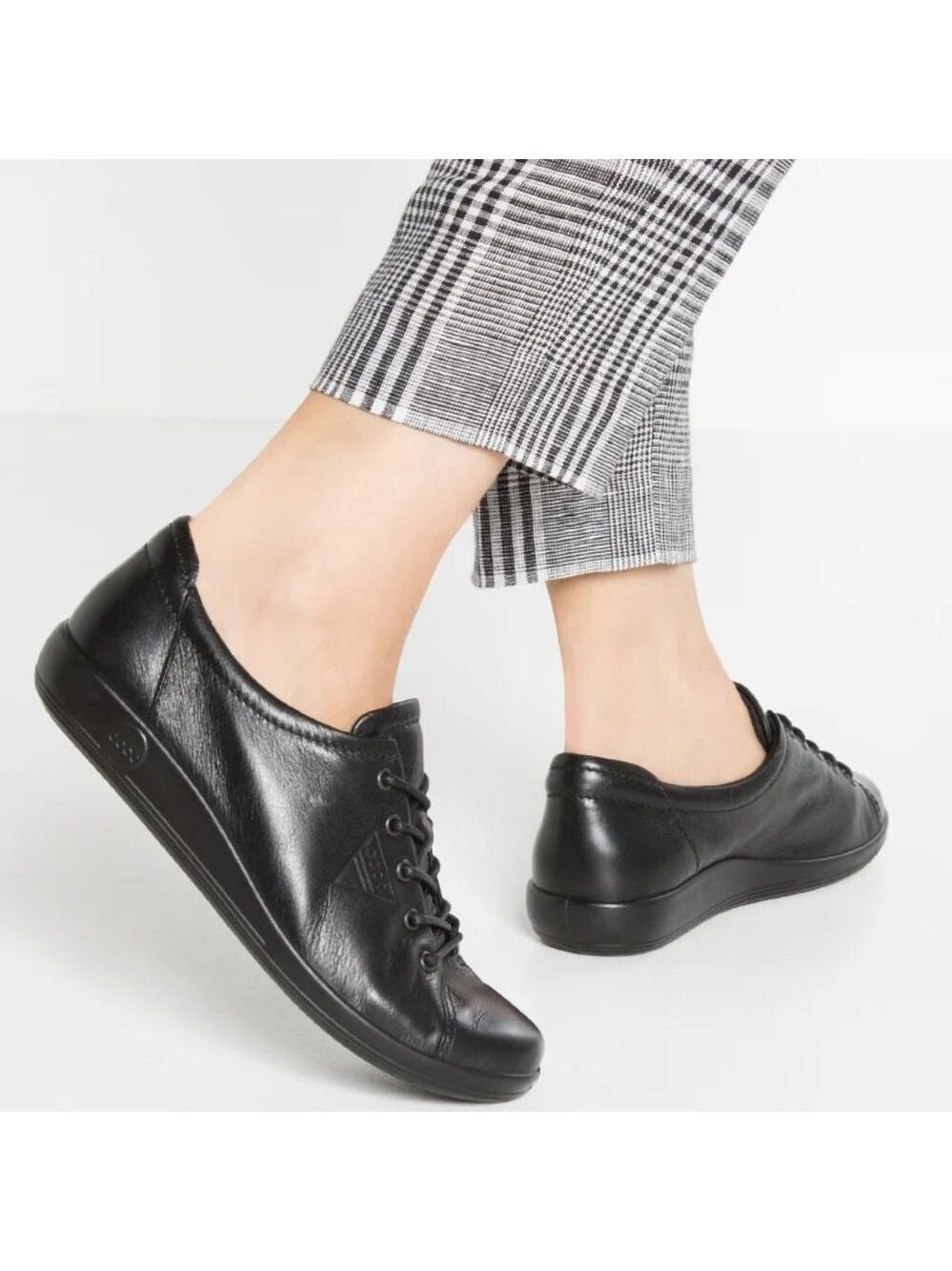 ECCO® Women's Soft 2.0 Tie Sneaker